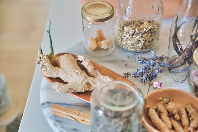 7 Ginger Benefits, Uses, Tea Recipe, and How to Grow Ginger at Home 4 Ginger 1